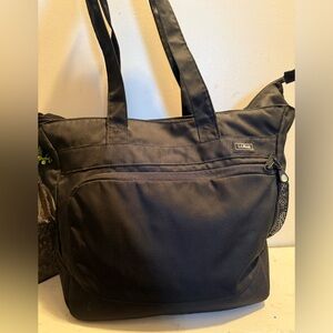 L.L. Bean Black Travel Tote EUC